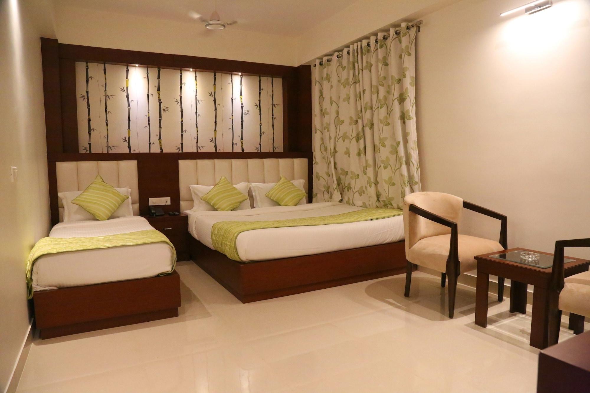 Hotel Varanasi Inn מראה חיצוני תמונה