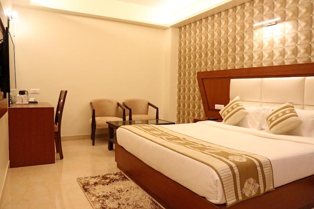 Hotel Varanasi Inn מראה חיצוני תמונה