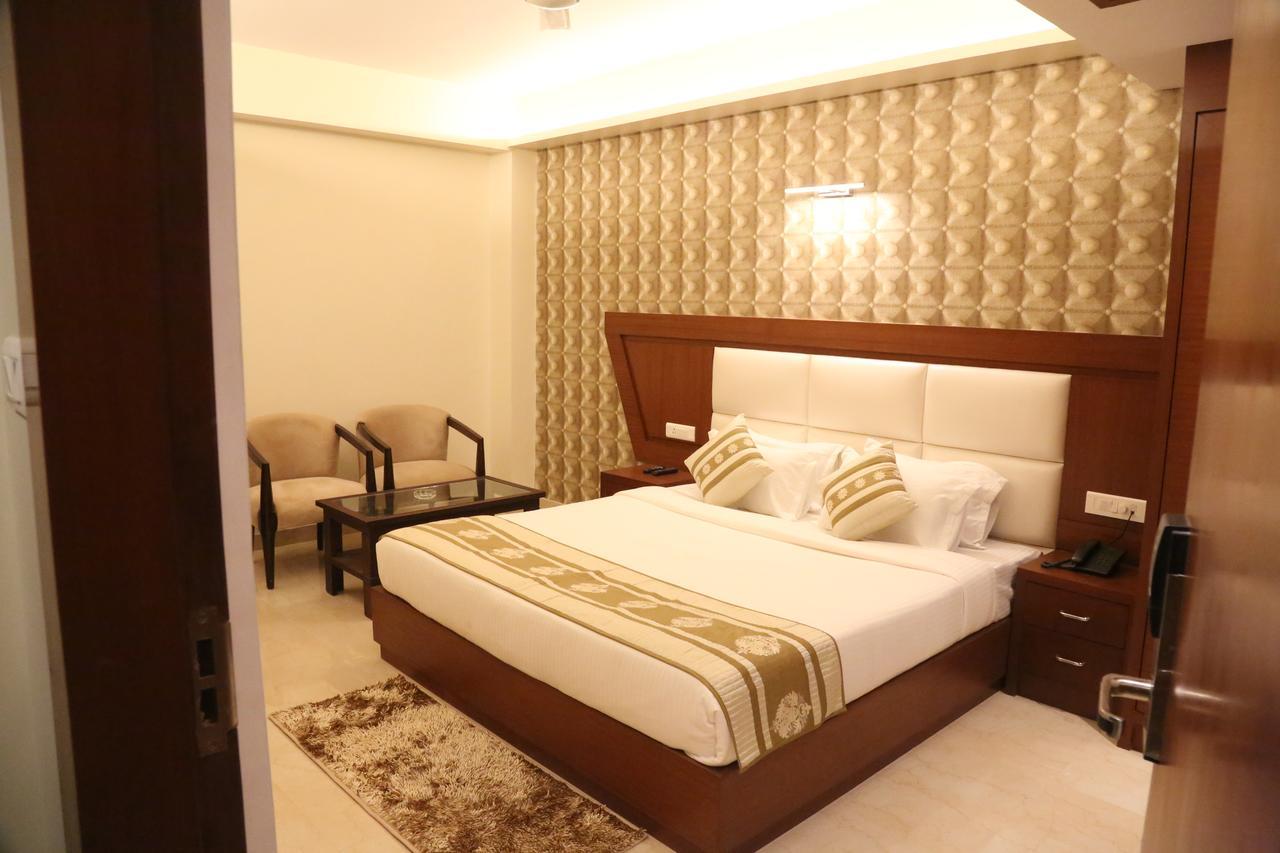 Hotel Varanasi Inn מראה חיצוני תמונה
