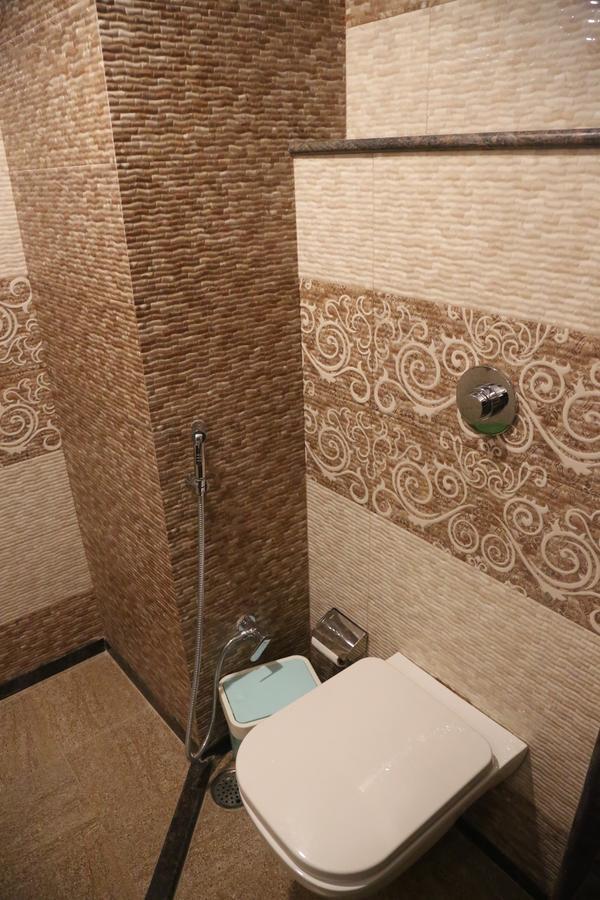 Hotel Varanasi Inn מראה חיצוני תמונה