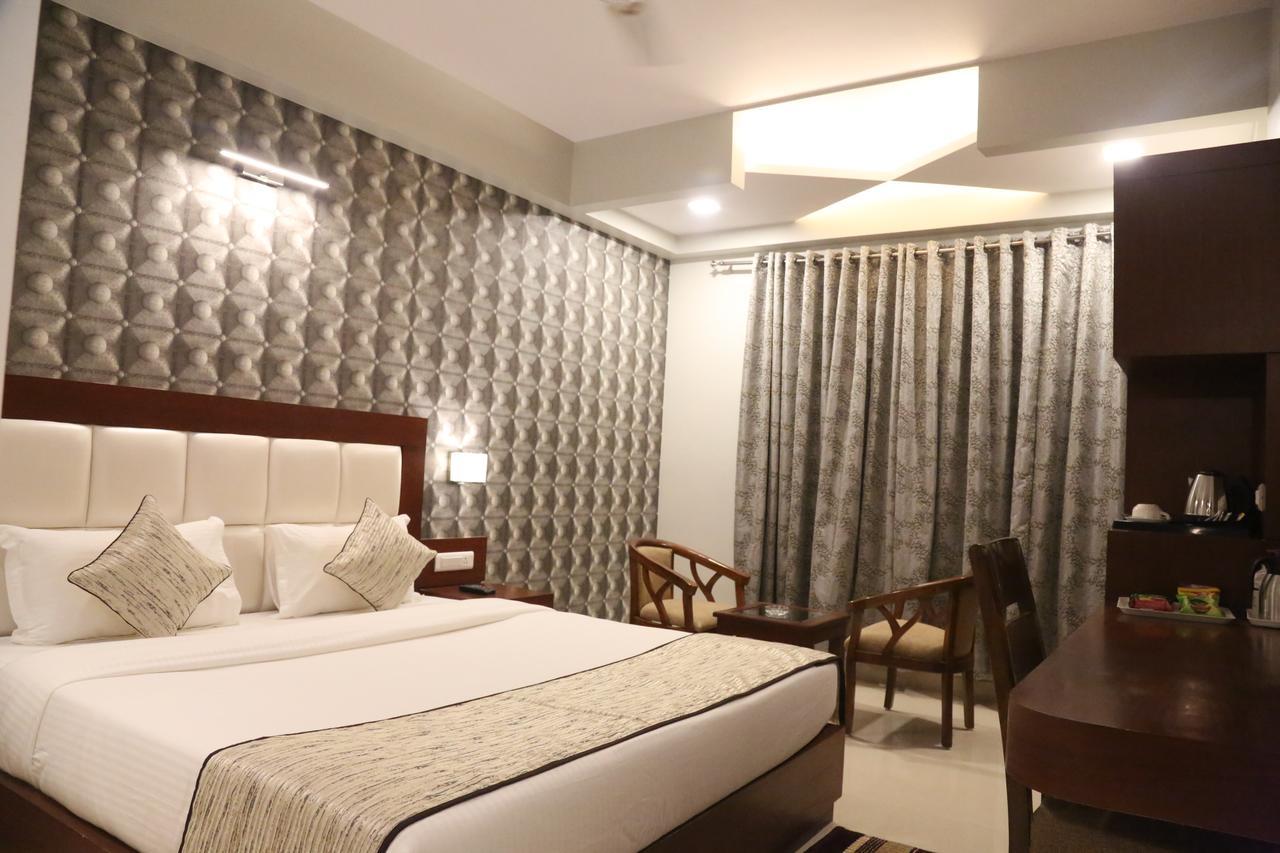 Hotel Varanasi Inn מראה חיצוני תמונה