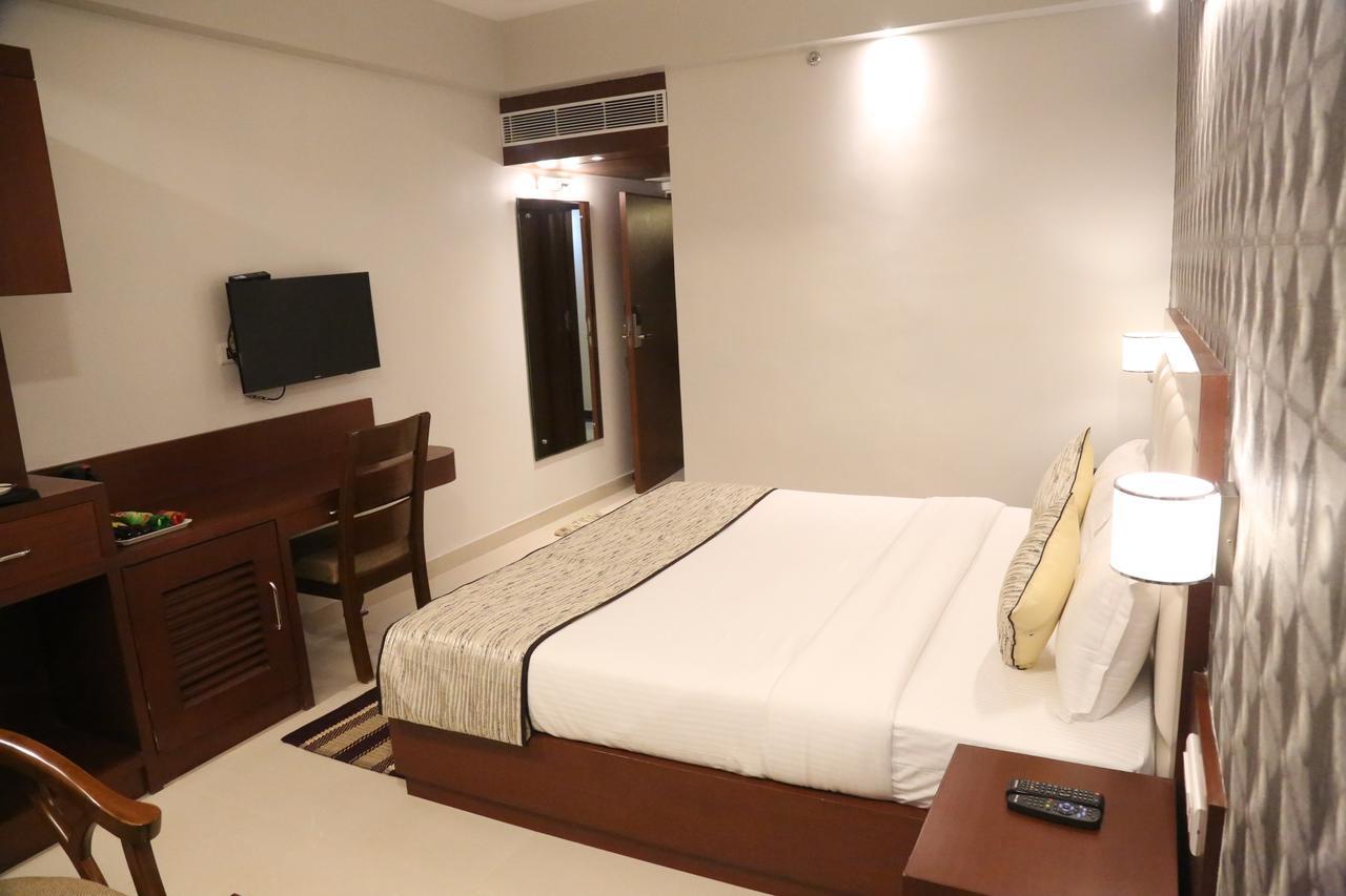 Hotel Varanasi Inn מראה חיצוני תמונה
