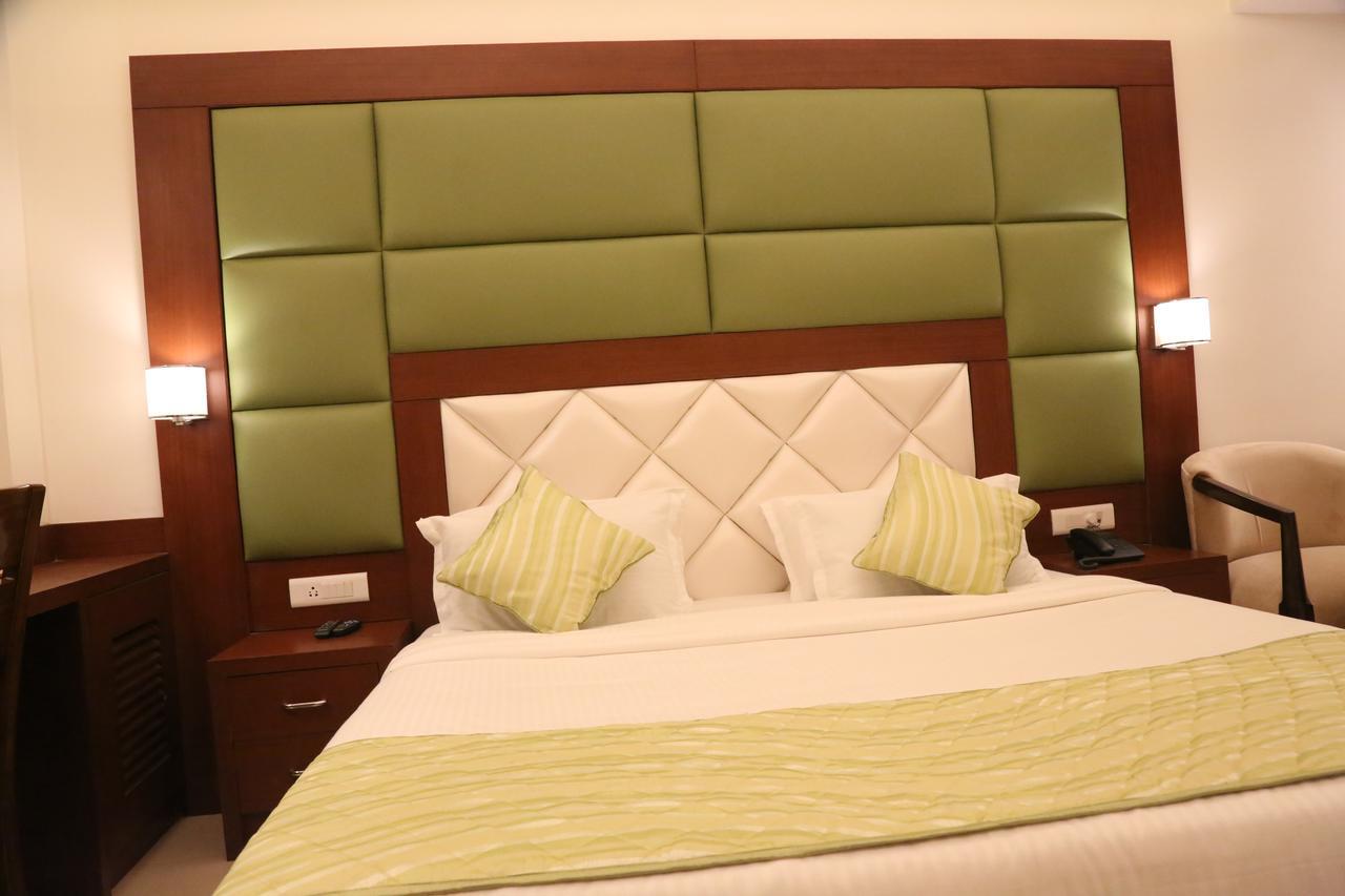 Hotel Varanasi Inn מראה חיצוני תמונה