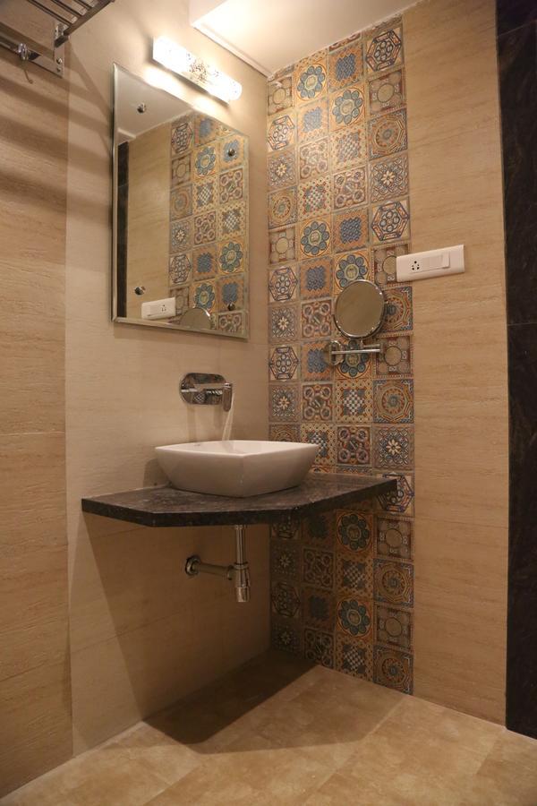 Hotel Varanasi Inn מראה חיצוני תמונה