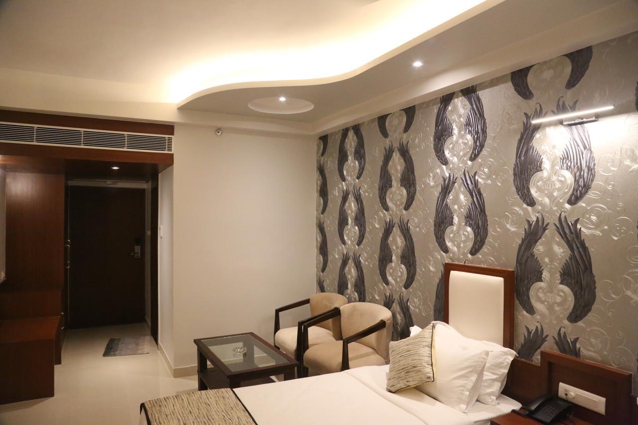 Hotel Varanasi Inn מראה חיצוני תמונה