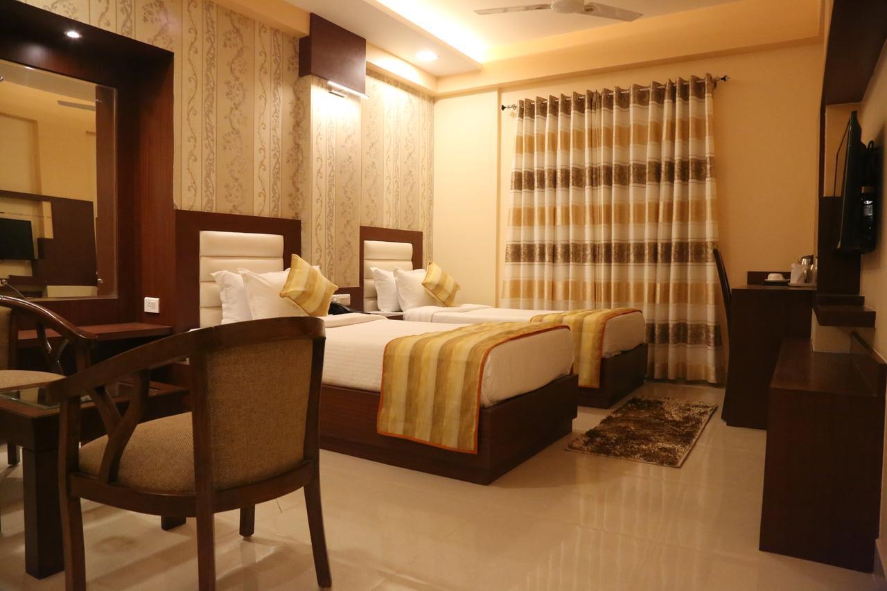 Hotel Varanasi Inn מראה חיצוני תמונה