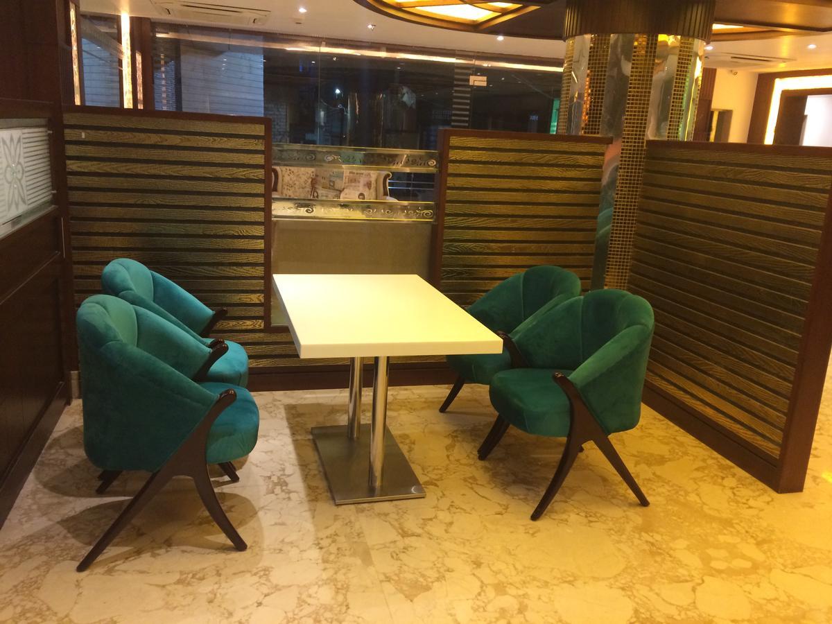 Hotel Varanasi Inn מראה חיצוני תמונה