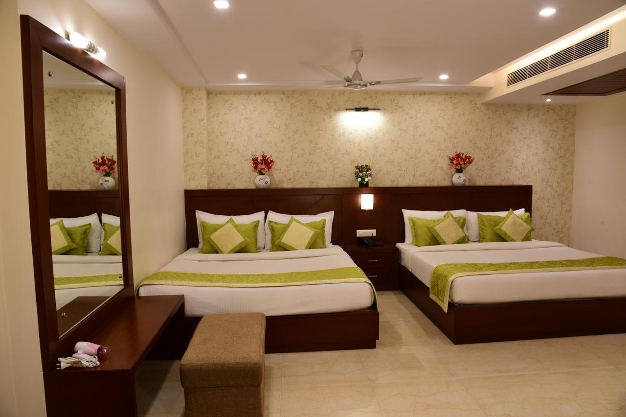 Hotel Varanasi Inn מראה חיצוני תמונה
