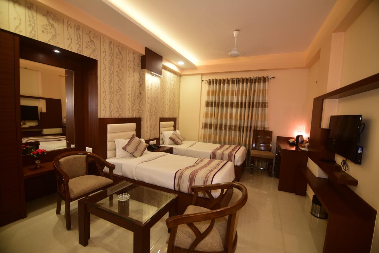 Hotel Varanasi Inn מראה חיצוני תמונה
