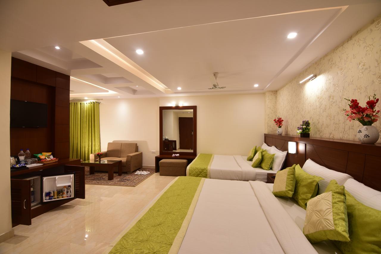 Hotel Varanasi Inn מראה חיצוני תמונה