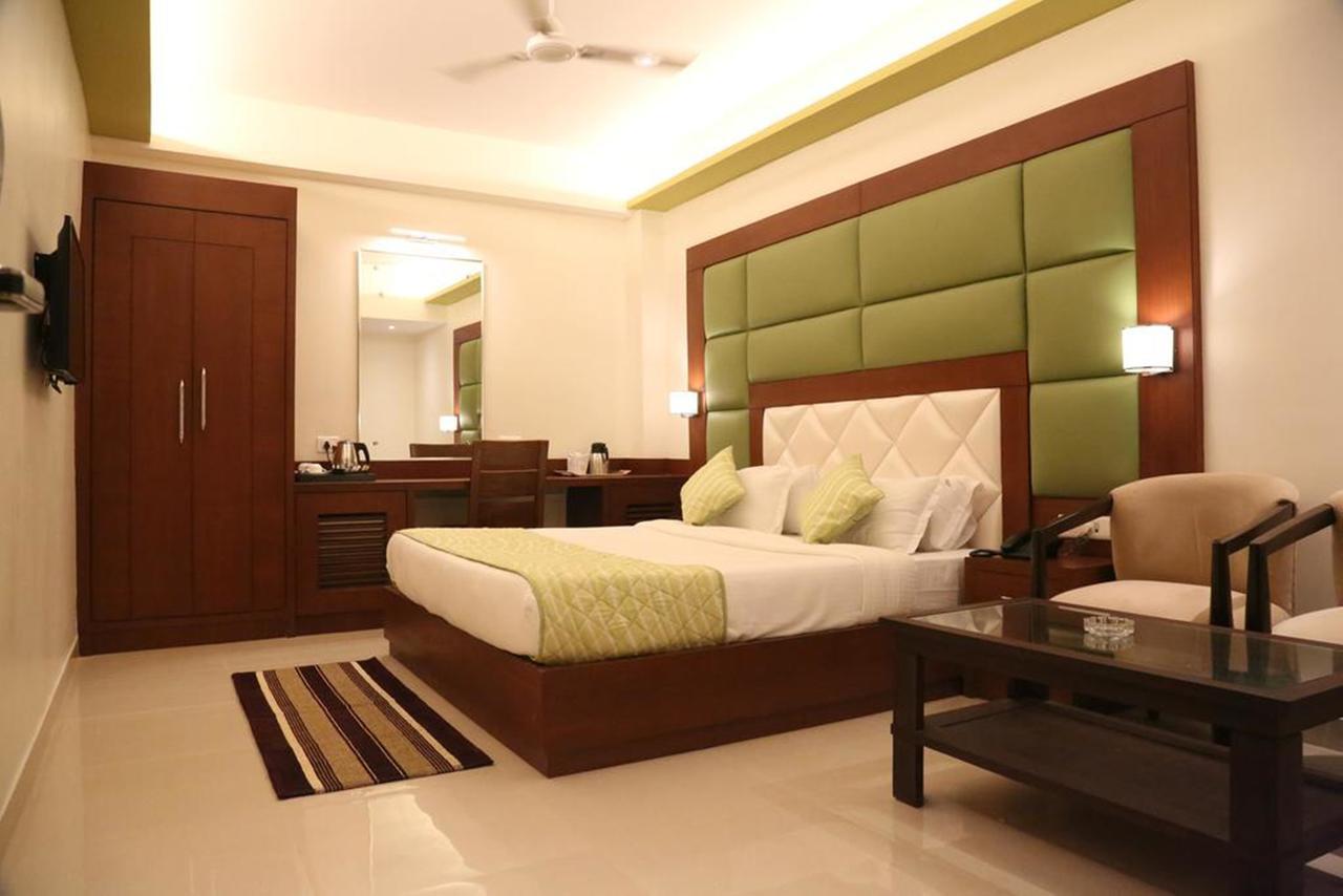 Hotel Varanasi Inn מראה חיצוני תמונה